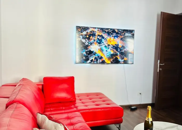 Modern In The Heart Of Appartamento Tirana